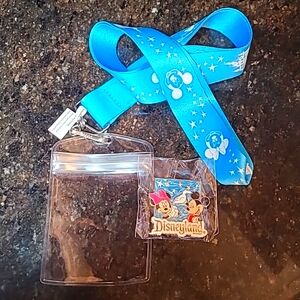Disneyland Resort 2013 Mickey & Minnie Pin with Blue Lanyard and Pass Holder